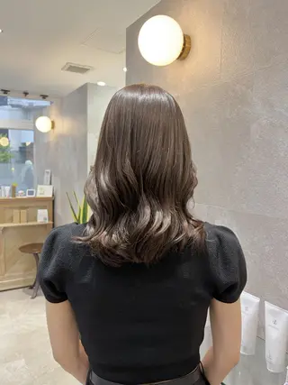 カラー 韓国ヘアケアブリーチ 莉奈のヘアスタイル