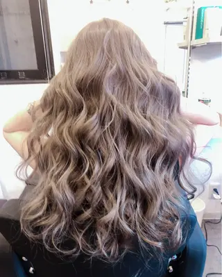 ロング 100%高級人毛使用 LANIUMEDAのヘアスタイル