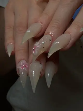 ネイル ー 葉のネイルデザイン