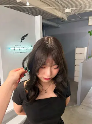 カラー 山根 明紗のヘアスタイル