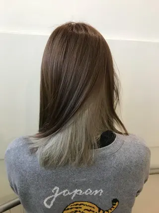 ミディアム カラー ウルフカット レイヤーカット上柿のヘアスタイル