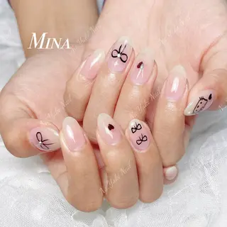 ネイル 🦋 Queenieのネイルデザイン