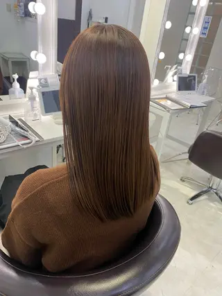 セミロング 白髪ぼかし、髪質改善 富田隼仁のヘアスタイル