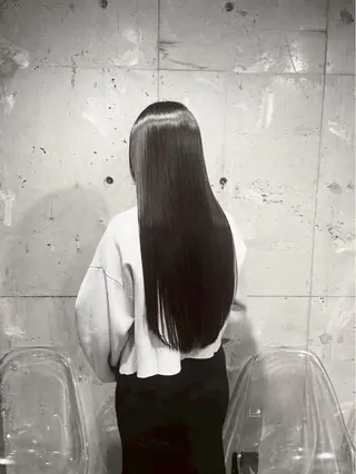 ロング カラー KOYA透明感カラー 艶髪ハイトーンカラーのヘアスタイル