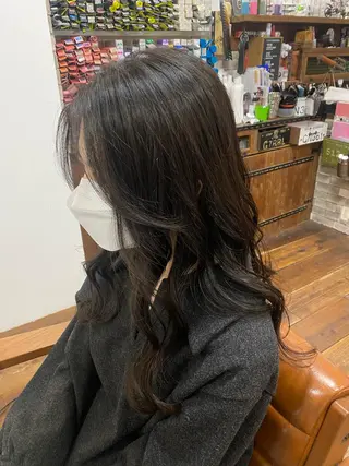 ロング 井手口 沙樹のヘアスタイル