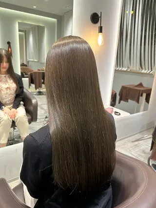 セミロング カラー 髪質改善ストレート 中林優太のヘアスタイル