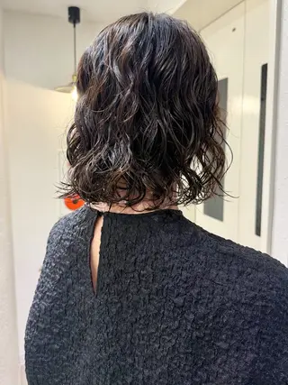 ミディアム パーマ 石川絢佳/ 顔周り×暖色のヘアスタイル
