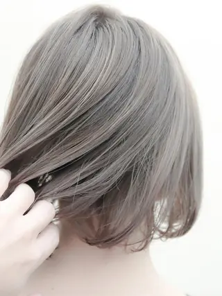 ショート カラー THE USUAL ユージュアルのヘアスタイル