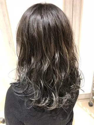 セミロング 似合う髪型見つけます AYAKAのヘアスタイル