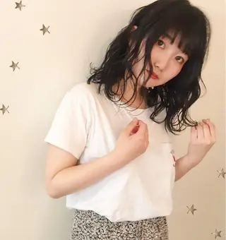 ミディアム カラー 市川 千夏のヘアスタイル