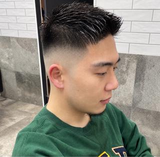 カラー メンズ 角田 凌のヘアスタイル