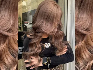 ロング 齋藤 梨乃のヘアスタイル