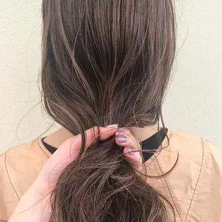 セミロング カラー AYANO ／レイヤー／オリーブのヘアスタイル