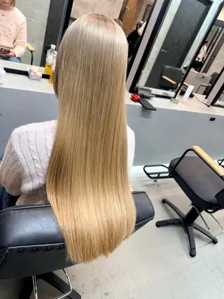 ロング カラー 岩渕 由里香のヘアスタイル