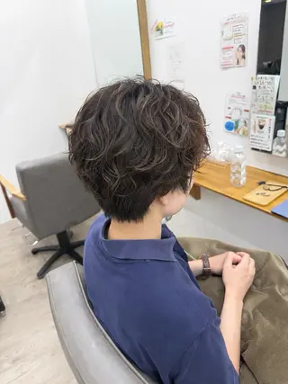 ショート ちほ/顔周りレイヤー /ベージュカラーのヘアスタイル