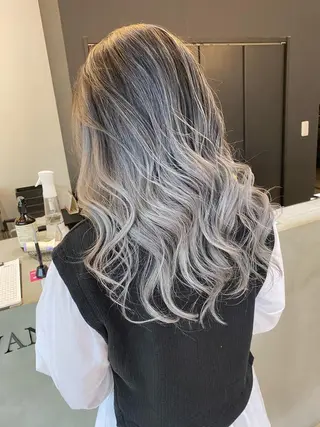 セミロング カラー 鍵谷 公宏のヘアスタイル