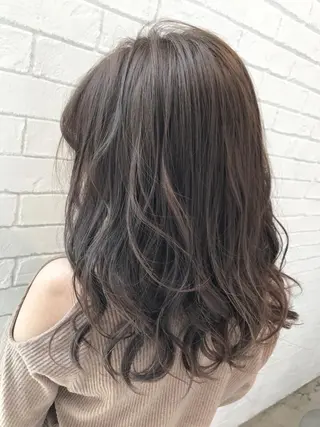 セミロング カラー 【透明感、艶髪】西村 有司のヘアスタイル