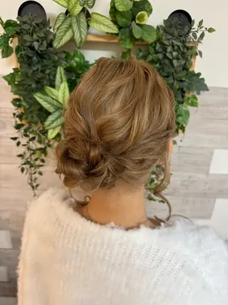 セミロング ヘアアレンジ ヘアメイク10年から 美容師💄Anriのヘアスタイル