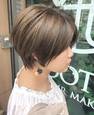 ショート カラー 薬師寺 優のヘアスタイル