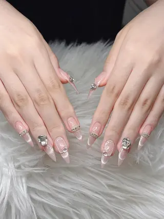 ネイル Lee Nailsのネイルデザイン