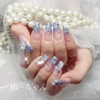 ネイル 🦋 Queenieのネイルデザイン