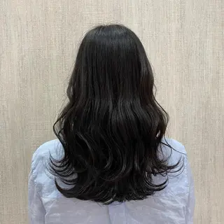 セミロング カラー 🫧透け感⋆艶髪💎 山口アヤカのヘアスタイル