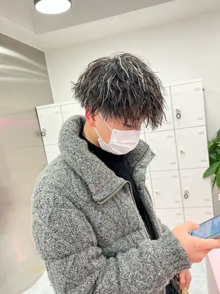 ミディアム カラー パーマ メンズ メンズパーマ特化 TAIGAのヘアスタイル