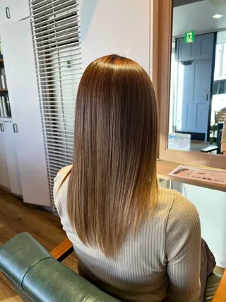 ロング カラー ツキダテ ユイのヘアスタイル