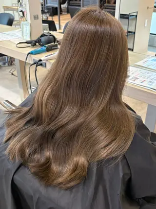 ロング カラー 岡多 麗奈のヘアスタイル