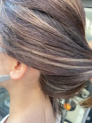 ミディアム レイヤーカット 赤み消し　店長/大和のヘアスタイル
