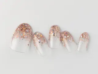 ショート Tiary🤍 Sachikaのネイルデザイン