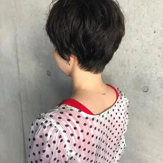 ショート カラー 東 みのりのヘアスタイル