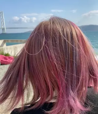 カラー white.梅田 デザインカラー🦄のヘアスタイル