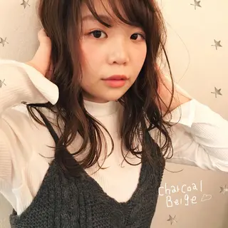 ミディアム カラー 市川 千夏のヘアスタイル