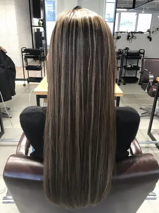 ロング カラー KOOKI スティードトーキョーのヘアスタイル