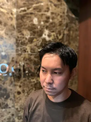 ミディアム 山内 敢史のヘアスタイル