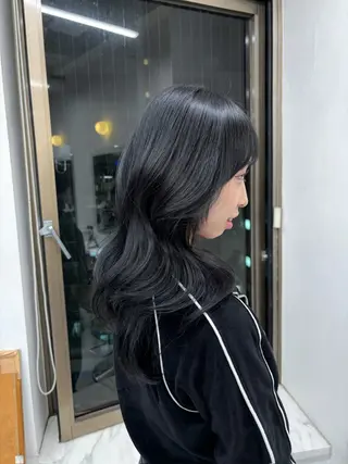 ロング 抜け感レイヤー︴ ニュアンスカラーのヘアスタイル
