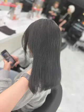 ロング カラー ラベンダー💜 グレージュ🩶のヘアスタイル