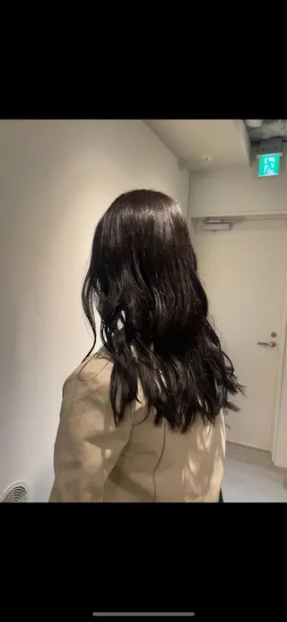 ロング カラー tiel 小山莉々のヘアスタイル