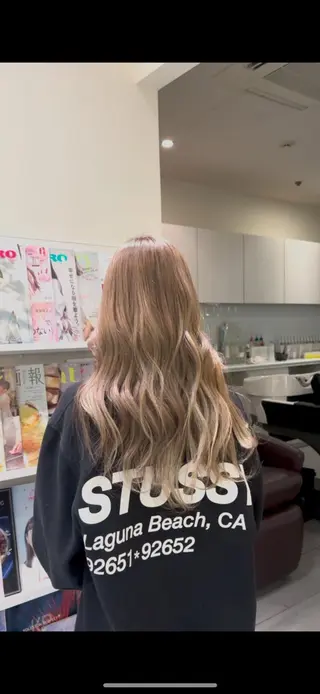 ロング オオカメ ユヅキのヘアスタイル
