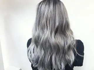 ロング カラー ヘアアレンジ 小松 郁斗のヘアスタイル