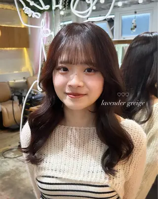 セミロング moe🎀 透明感♡似合わせのヘアスタイル