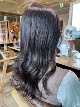 ロング 金子 歩美のヘアスタイル