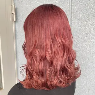 セミロング 艶•透明感カラー フィーシーのヘアスタイル