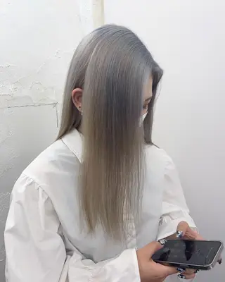 セミロング カラー ハナ💎中韓/艶髪 ハイトーン/エクステのヘアスタイル