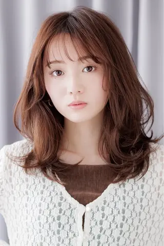 ミディアム カラー 鈴木 はるかのヘアスタイル
