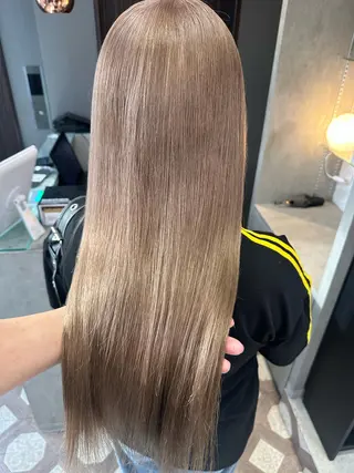 セミロング カラー 天神暖色カラー レイヤー・髪質改善のヘアスタイル