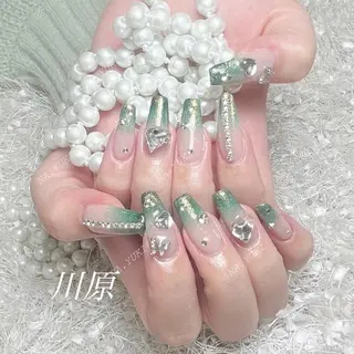 ネイル 🦋 Queenieのネイルデザイン
