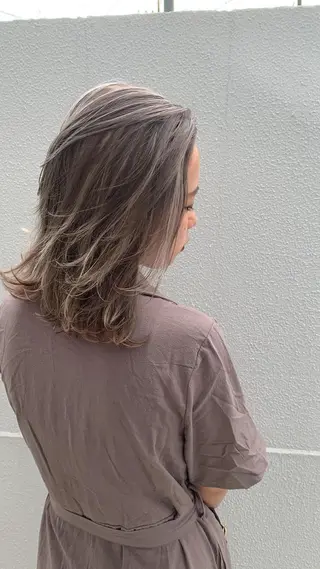 カラー 天野 利咲のヘアスタイル