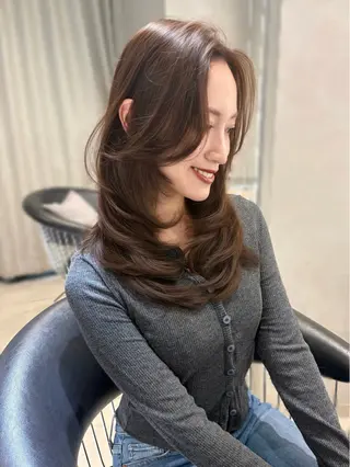 セミロング コテ巻き風パーマ💛 池袋のヘアスタイル